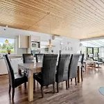 Awesome In With Kitchen Semesterbostad *