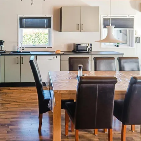Awesome In With Kitchen Сasa de vacaciones